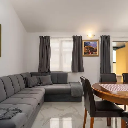 Valencan 1 Villa Barbariga