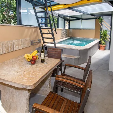 Villa Valencan 1 *